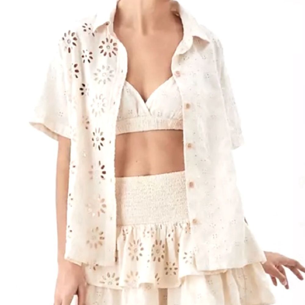 American Eagle Cream Eyelet Button Down Shirt